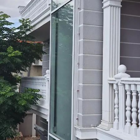 Roel Apartment
